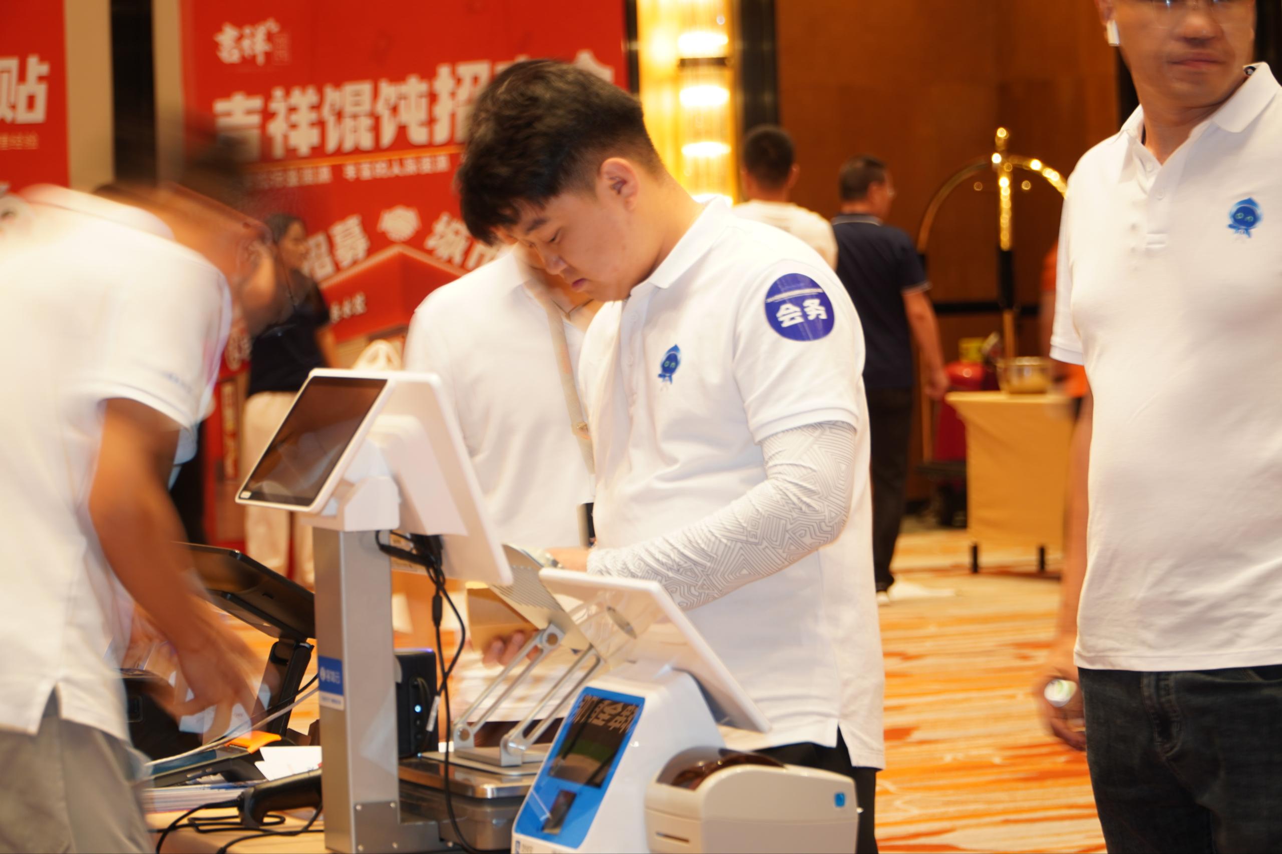 2025年餐饮连锁品牌该何去何从？走招商还是供应链？